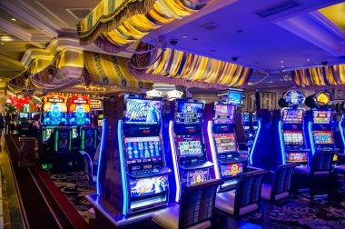 Allbet baccarat table with squeeze feature